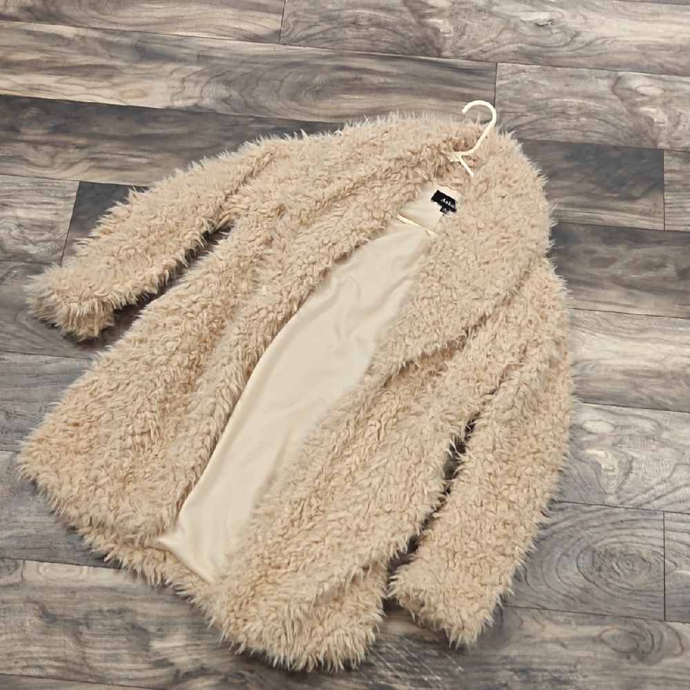 Aakaa Plush Faux Fur Jacket in Tan